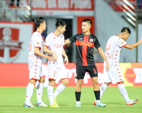 Tiền vệ Việt kiều Trần Thành Trung tăng tốc cùng U.23 Việt Nam: Giấc mơ SEA Games 33