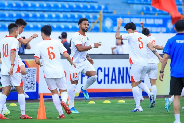 Tin tức mới nhất về đội tuyển Việt Nam: Xuân Son không ‘béo’, VFF bán vé trận Malaysia ở đâu?