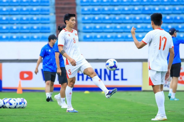 Tin tức mới nhất về đội tuyển Việt Nam: Xuân Son không ‘béo’, VFF bán vé trận Malaysia ở đâu?