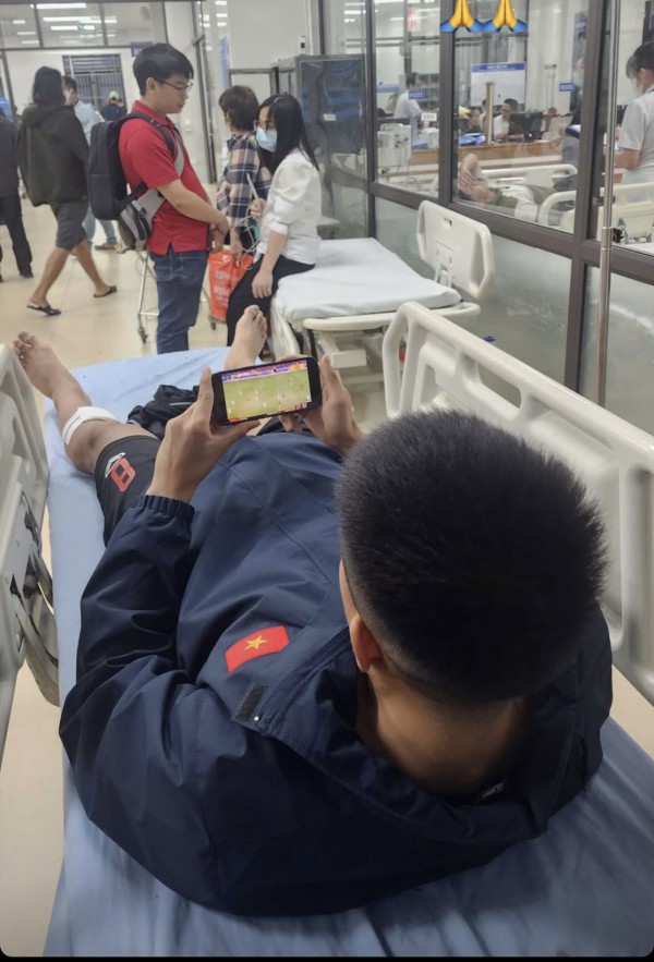 Trần Thành Trung chỉ bị khâu 5 mũi, vẫn kịp đá SEA Games 33: Thầy Kim thót tim