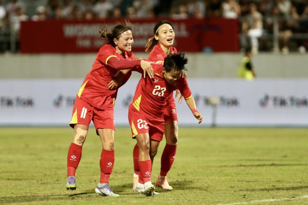 Trọng tài cướp mất HCV SEA Games xứng đáng của đội tuyển nữ Việt Nam: Cay đắng và cảm phục!