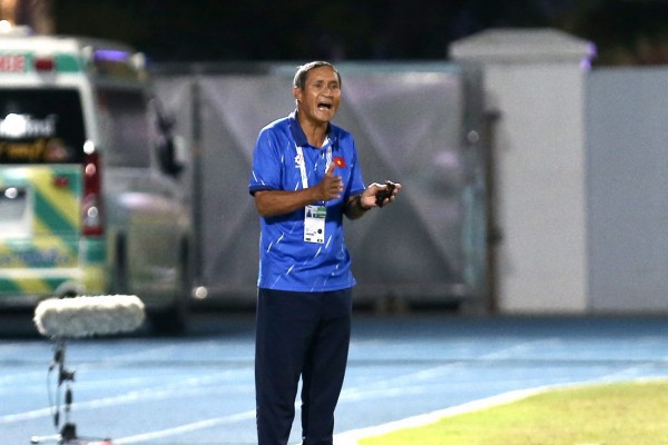 Trọng tài cướp mất HCV SEA Games xứng đáng của đội tuyển nữ Việt Nam: Cay đắng và cảm phục!