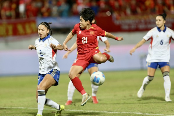 Trọng tài cướp mất HCV SEA Games xứng đáng của đội tuyển nữ Việt Nam: Cay đắng và cảm phục!