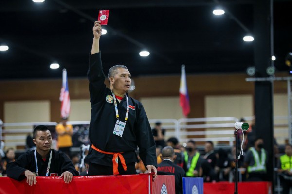 Trọng tài không chấm điểm cho võ sĩ Việt Nam, động thái nóng của BHL và cái kết…