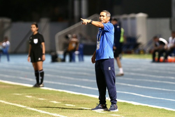 ‘Trọng tài phá hỏng trận chung kết, bóp nghẹt chúng tôi