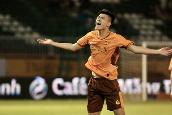 Trung vệ HAGL cao 1,95 m sẵn sàng cùng U.23 Việt Nam đánh bại U.23 Hàn Quốc