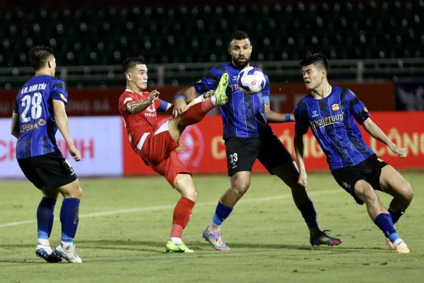 Trung vệ HAGL cao 1,95 m sẵn sàng cùng U.23 Việt Nam đánh bại U.23 Hàn Quốc