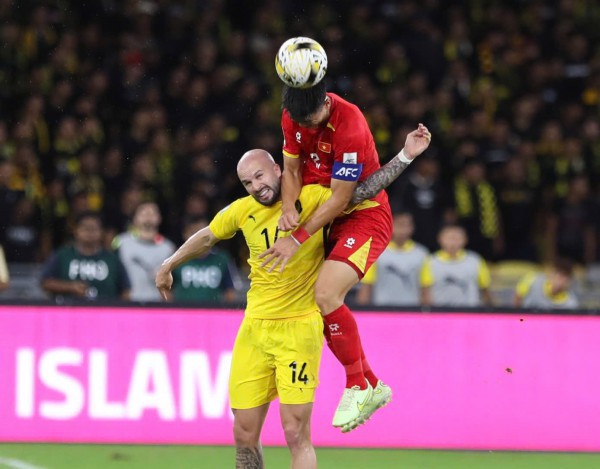 Trung vệ nhập tịch Malaysia bị đội La Liga xóa tên: Đáng lẽ đã có thể sát cánh cùng Messi