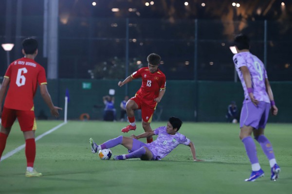 U.17 Việt Nam sẽ thắng U.17 UAE nếu giữ được cái đầu 