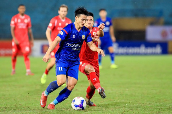 V-League nóng hầm hập với cuộc đua của 