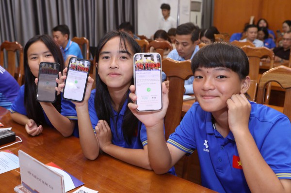VFF làm điều đặc biệt, CĐV được tương tác nhiều hơn với các cầu thủ Việt Nam VFF làm điều đặc biệt, CĐV được tương tác nhiều hơn với các cầu thủ Việt Nam