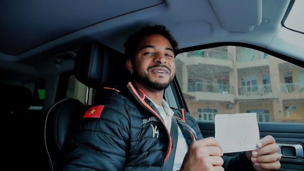 Xuân Son lần đầu đi bầu cử ở Việt Nam: ‘Tôi vô cùng tự hào’