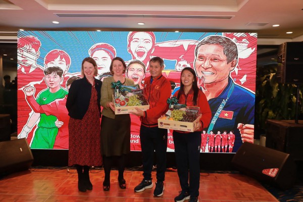 Đại sứ quán Úc và VFF làm điều đặc biệt dành cho đội tuyển nữ Việt Nam trước giải châu Á