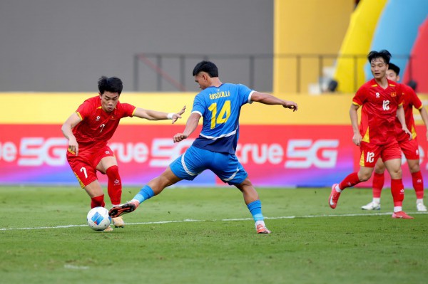 Đình Bắc lợi thế lớn hơn Yotsakon trong trận chung kết U.23 Việt Nam đại chiến Thái Lan