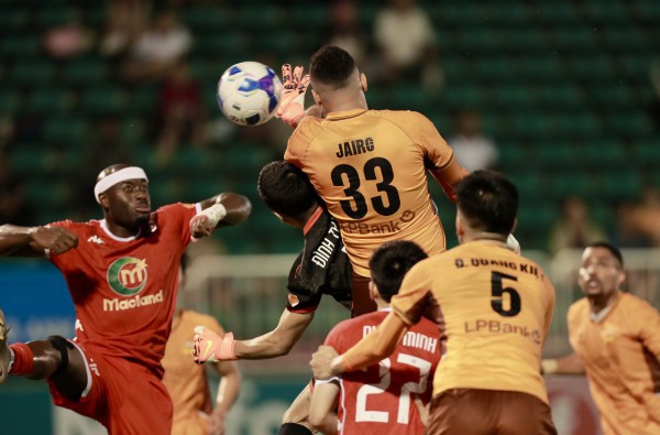 Đình Triệu cùng Trung Kiên hóa… ‘người nhện’, HAGL bị Hải Phòng chia điểm đầy tiếc nuối