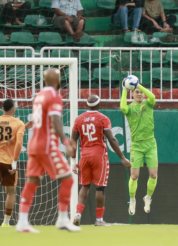 Đình Triệu cùng Trung Kiên hóa… ‘người nhện’, HAGL bị Hải Phòng chia điểm đầy tiếc nuối