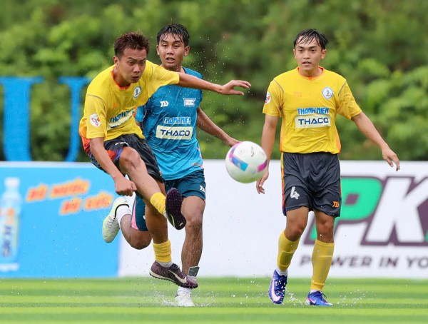 Đội bóng xứ sen hồng thắp lại hy vọng