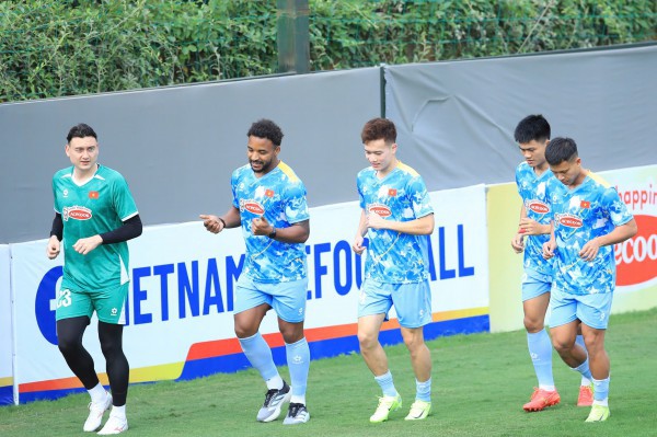 Đội tuyển Việt Nam: Nỗi lo quá ngắn và quá dài