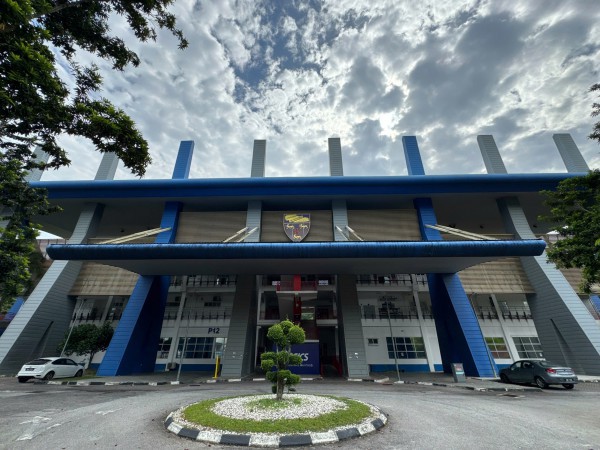 Đội tuyển Việt Nam chuyển sân 