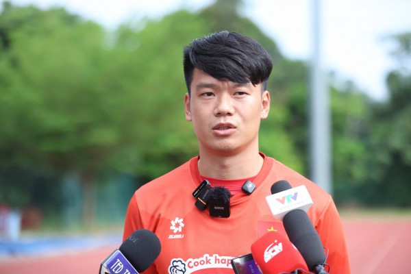 Đội tuyển Việt Nam chuyển sân 