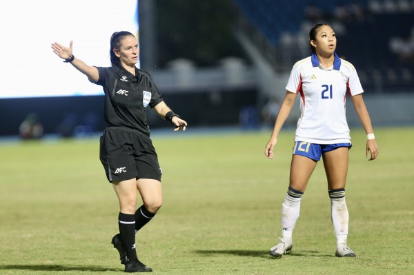 Đội tuyển nữ Việt Nam thua vì trọng tài!