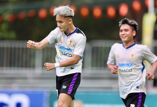 Đương kim vô địch thị uy sức mạnh bằng 