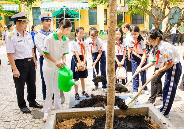 Hoa hậu Thanh Hà mang thông điệp hòa bình - môi trường đến 