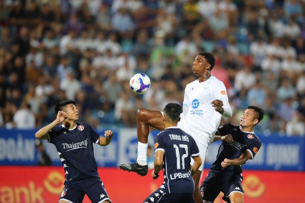 Ông Kim hài lòng với màn khởi đầu như mơ của V-League, cú hích lớn cho U.23 Việt Nam