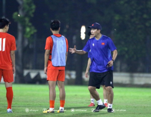 U.23 Việt Nam nếm ‘đặc sản’ kẹt xe Jarkata, HLV Kim Sang-sik làm gì vào ngày 15.7? U.23 Việt Nam nếm ‘đặc sản’ kẹt xe Jarkata, HLV Kim Sang-sik làm gì vào ngày 15.7?
