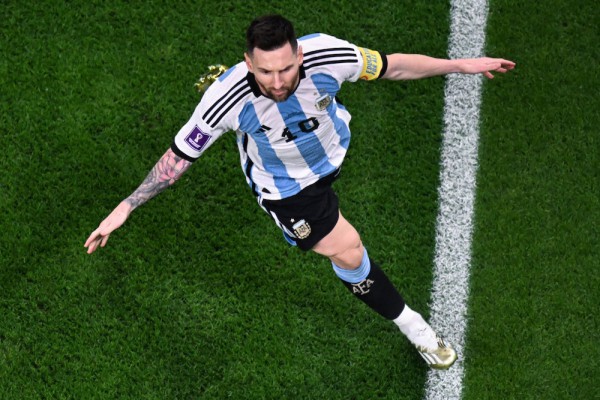 Cơ hội lớn để Messi đi vào sử sách ở trận gặp Hà Lan tại tứ kết