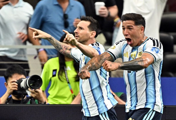 Messi lập cú đúp phá kỷ lục mọi thời đại World Cup: Argentina thắng Áo 2-0, sớm giành vé knock-out