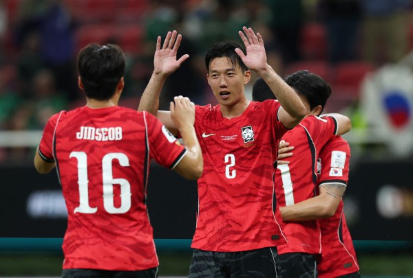 Son Heung-min mờ nhạt, Hàn Quốc vẫn thắng kịch tính: Đẳng cấp 