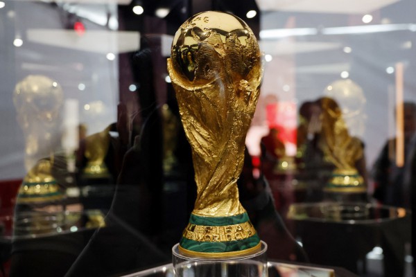 Vì sao giá vé World Cup tăng ‘khủng’ hơn 60,6 tỉ đồng/vé: FIFA hưởng lợi bao nhiêu?