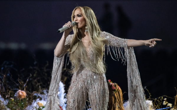 Album mới tụt dốc, Jennifer Lopez huỷ liên tiếp 7 buổi diễn