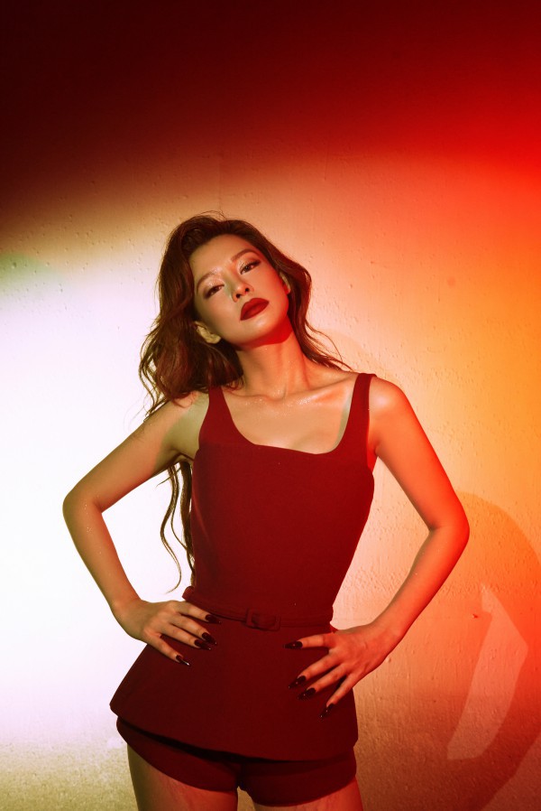 Bùi Lan Hương làm mới 