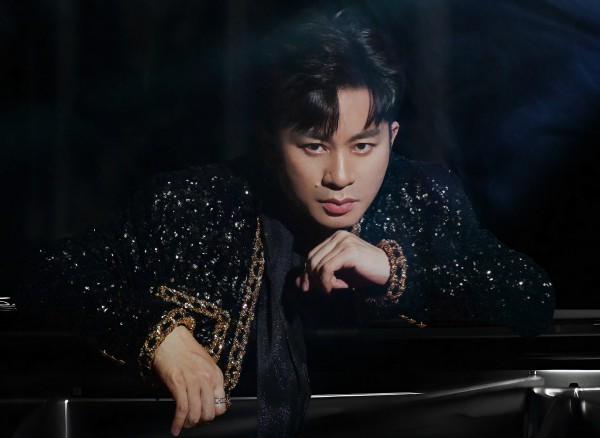 Ca sĩ Tùng Dương: Tôi không thể hát nhạc xưa theo lối hát như anh Tuấn Ngọc