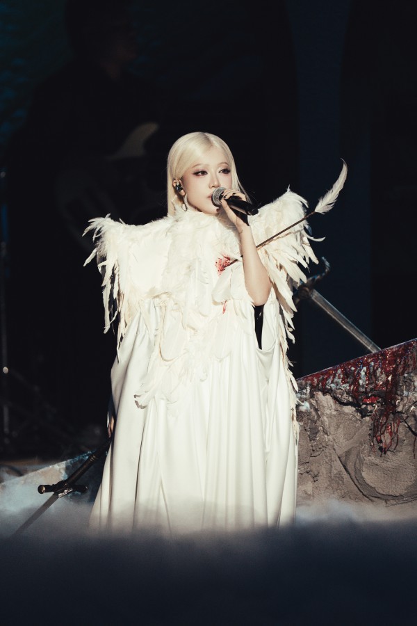 Concert nghìn người của ca sĩ trẻ: sức hút 