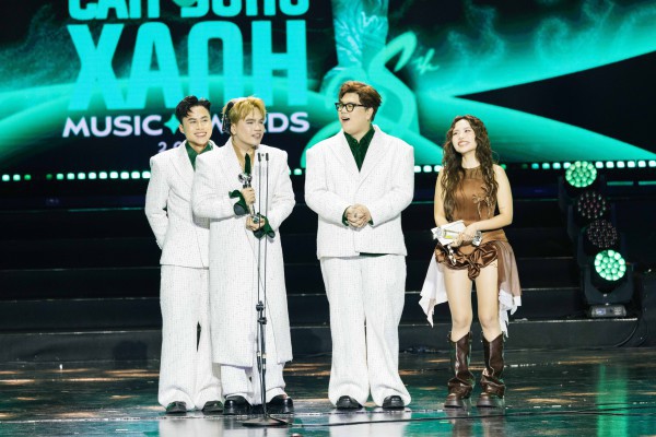 Hòa Minzy bật khóc, Nguyễn Hùng 