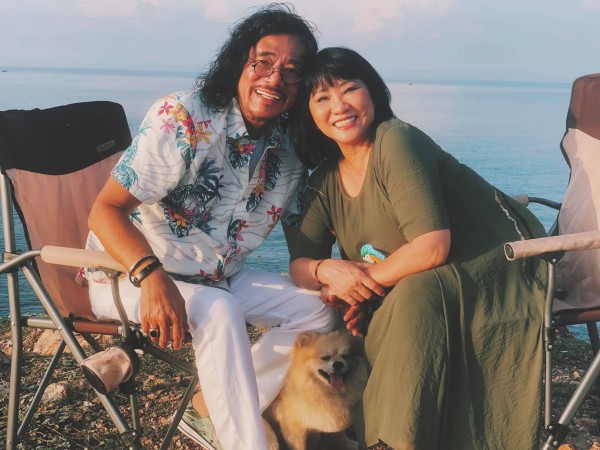 Khắc Triệu được Cẩm Vân và con gái động viên để 