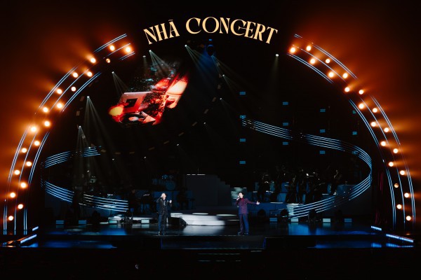 Lân Nhã thăng hoa cùng NSND Tấn Minh, Hương Tràm trong concert 15 năm ca hát