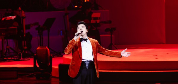 Lân Nhã thăng hoa cùng NSND Tấn Minh, Hương Tràm trong concert 15 năm ca hát
