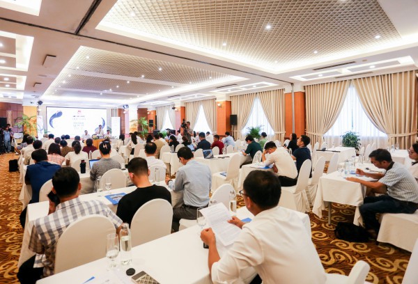 Mono đến Huế hát miễn phí phục vụ khán giả