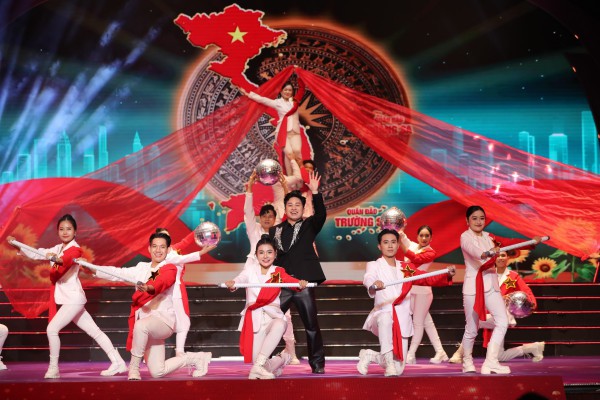 NSND Lệ Thủy, NSƯT Kim Tử Long cùng dàn nghệ sĩ gạo cội hội ngộ