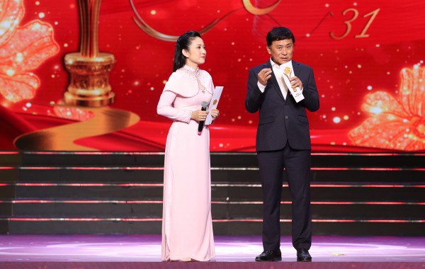 NSND Lệ Thủy, NSƯT Kim Tử Long cùng dàn nghệ sĩ gạo cội hội ngộ