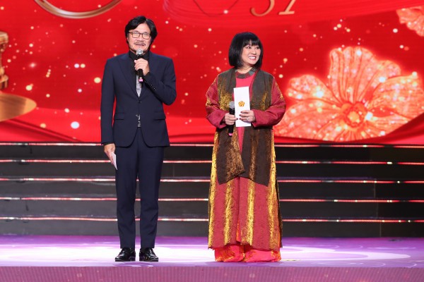 NSND Lệ Thủy, NSƯT Kim Tử Long cùng dàn nghệ sĩ gạo cội hội ngộ