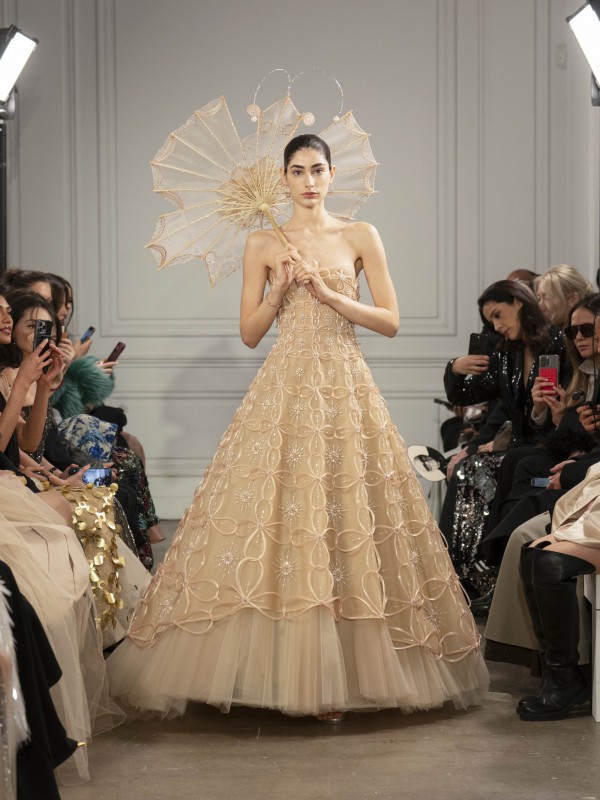 Nhà thiết kế Việt tỏa sáng tại Tuần lễ thời trang cao cấp Paris