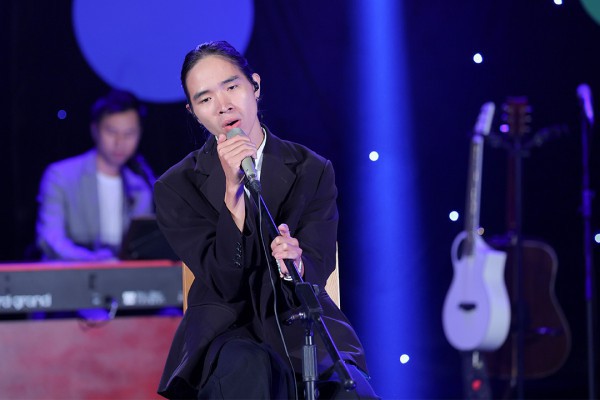 Nhạc sĩ Đức Huy gây bất ngờ với bản hit "Một đêm say" của Thịnh Suy