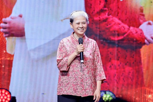 Sau hit 120 triệu view, Anh Quân Idol hát tình ca đất nước