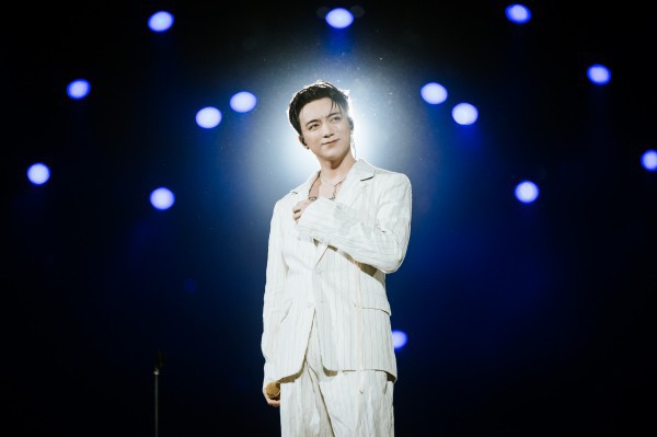 Soobin cháy hết mình trong concert, cùng fan quyên góp hơn 1,2 tỉ đồng cho miền Trung