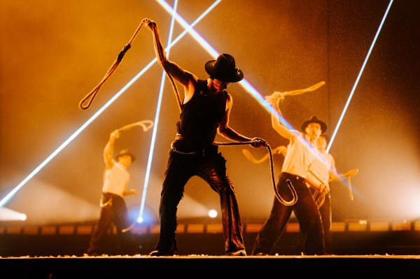 Soobin cháy hết mình trong concert, cùng fan quyên góp hơn 1,2 tỉ đồng cho miền Trung